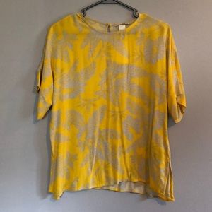 H & M yellow and grey Hawaiian pattern top